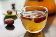 红枣酒的功效与作用及禁忌,红枣酒的家庭制