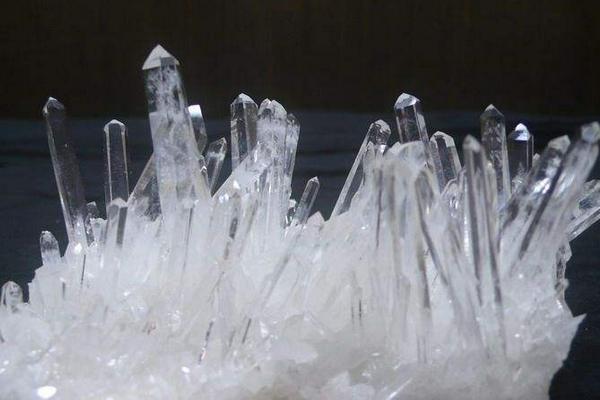 水晶石的功效与作用及禁忌 水晶石对人体的好处