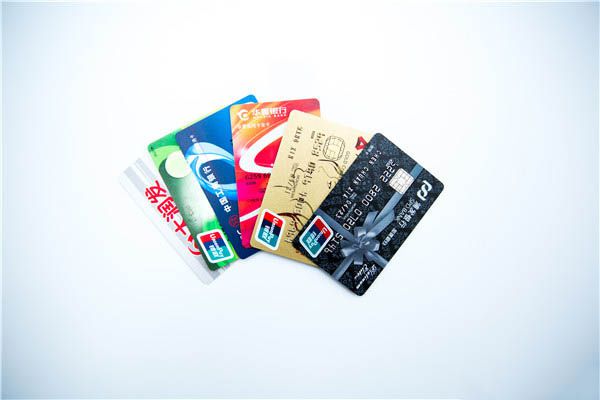信用卡丢了会被盗刷，只有及时挂失才能避免！